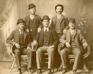 Front row left to right: Harry A. Longabaugh, alias the Sundance Kid, Ben Kilpatrick, alias the Tall Texan, Robert Leroy Parker, alias Butch Cassidy; Standing: Will Carver, alias News Carver, & Harvey Logan, alias Kid Curry; Fort Worth, Texas, 1900.